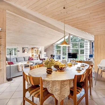 Ayna - 50m From The Sea By Interhome